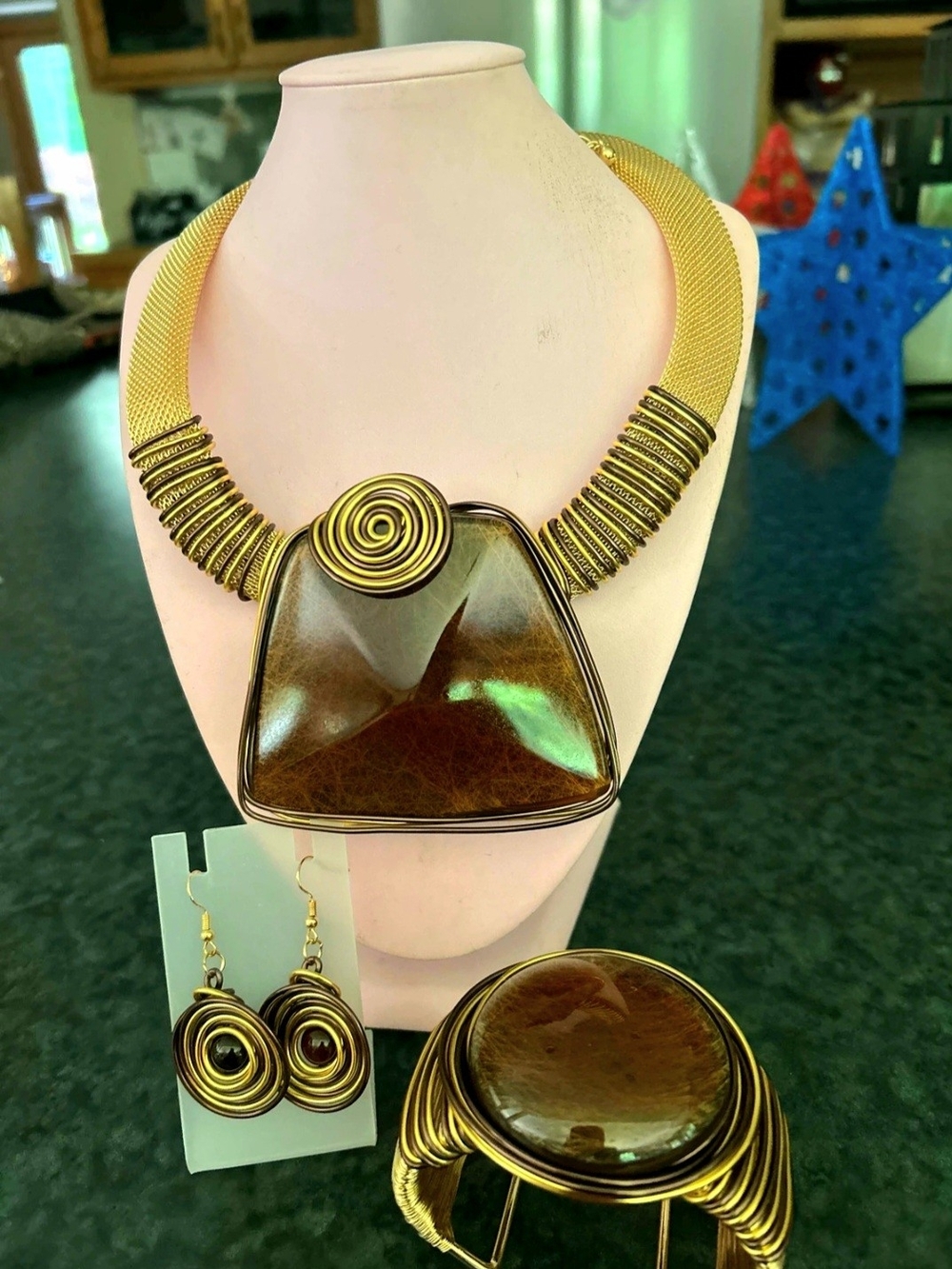 Stunning Gold-Tone Brown Resin Statement Necklace Set w Swirl Accents Brand New